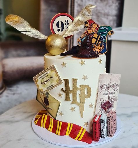 Harry Potter birthday cake, Harry Potter cake, Harry Potter theme cake, Harry Potter cake ideas Harry Potter Dort, Hogwarts Cake, Harry Potter Cake Ideas, Tort Harry Potter, Hogwarts Birthday, Harry Potter Theme Cake, Gateau Harry Potter, Rainbow Layer Cakes, Harry Potter Theme Birthday