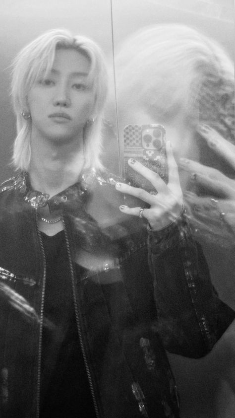 Seventeen Instagram, Seventeen, Mirror Selfie, Mirror, Grey, Instagram