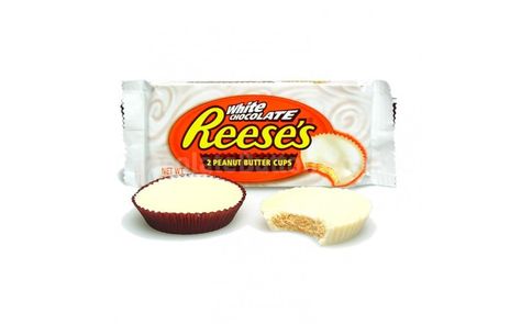 White Chocolate Reese's Peanut Butter Cups White Chocolate Reeses, Reeses Candy, Peanut Butter White Chocolate, White Chocolate Peanut Butter, Reese's Chocolate, Healthy Protein Snacks, Peanut Butter Candy, Peanut Butter Chocolate Bars, Reeses Cups