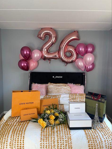 26th Birthday Photoshoot, Scorpio Szn, Bday Gift For Boyfriend, Romantic Room Surprise, Fake Flower Bouquet, Birthday Cake With Photo, Mommy Birthday, Birthday Goals, Backyard Birthday