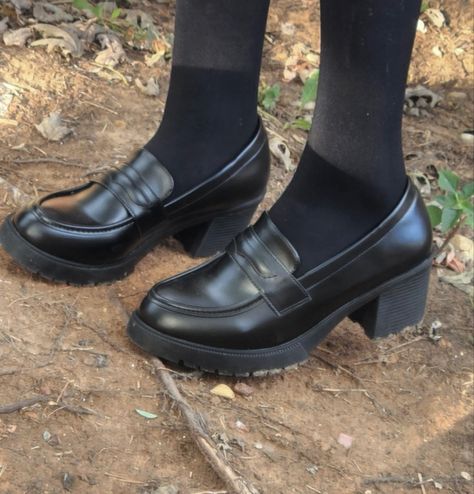 Loafers Reference, Loafers Aesthetic, Loafer Outfits, High Heel Loafers, Japanese Uniform, Movie Black, Socks And Heels, Fashion Tights, Elegant Shoes