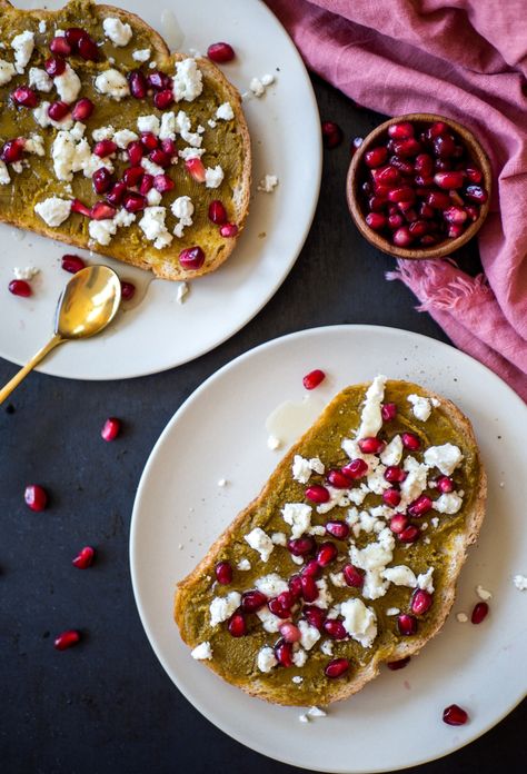 Pistachio Butter and Goat Cheese Toast - Leisure Fan Club Pistachio Butter Toast, Goat Cheese Toast, Butter Toast, Butter Sandwich, Pistachio Butter, Weekday Breakfast, Sandwich Ideas, Pistachios Nuts, Cheese Toast