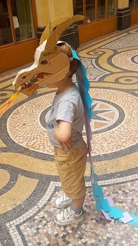 Diy Horse Costume For Adults, Dragon Mask Kids, Dragon Mask Diy, Cardboard Dragon Head, Cardboard Dragon, Diy Dragon Costume, Cardboard Mask, Box Costumes, Dragon Mask