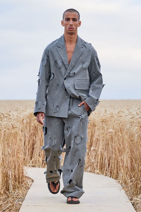 PFWM SS21: Jacquemus – The Glass Magazine Silhouette Mode, Menswear Runway, Male Fashion Trends, Double Breasted Suit Jacket, Male Model, Gq, Runway Fashion, Paris Fashion Week, A Man