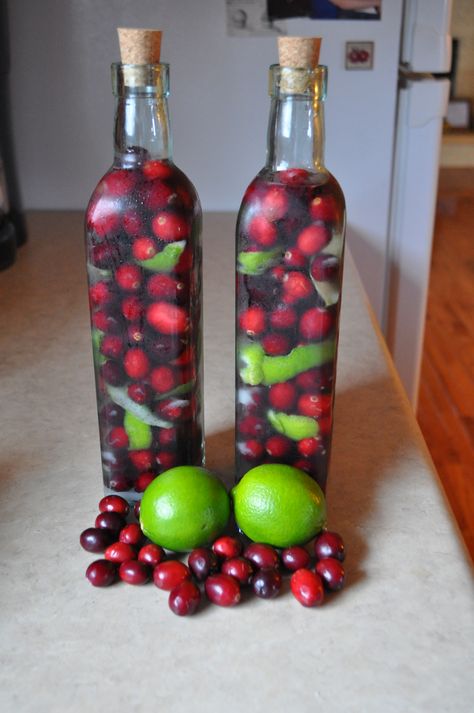 Cranberry-Lime Infused Vodka – AnnaShortcakes Infused Liquors, Homemade Liquor, Liquor Recipes, Liqueurs Recipes, Infused Vodka, Vodka Drinks, Foodie Friends, Alcohol Recipes, Homemade Christmas Gifts