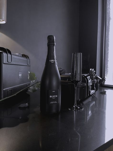 #black #champagne Black Champagne Bottle, Holiday Champagne, Champagne Collection, Instagram Popular, Tech Aesthetic, Rose Champagne, Black Glasses, Dark Wallpaper Iphone, Oak Barrel