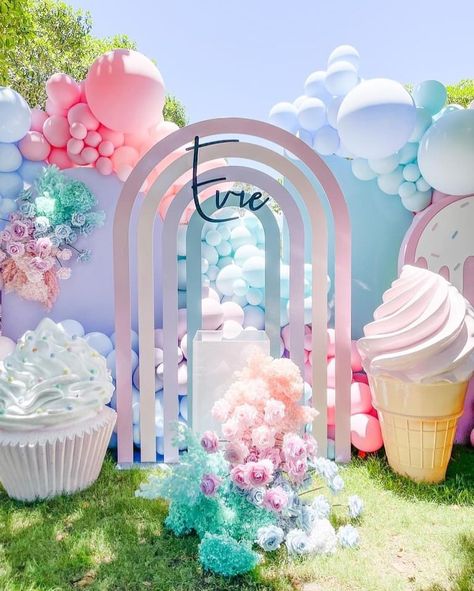 Kids Birthday Party Planner, Land Ideas, Candy Theme Birthday Party, Event Studio, Candy Land Birthday Party, 1st Birthday Girl Decorations, Kylie Makeup, Slime Party, Candyland Birthday