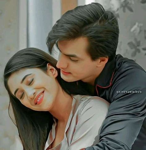 Naira Photo, Naira Kartik, Kartik Naira, Muslim Photos, Bridal Songs, Kartik And Naira, Celebrity Makeup Looks, Indian Drama, Mohsin Khan