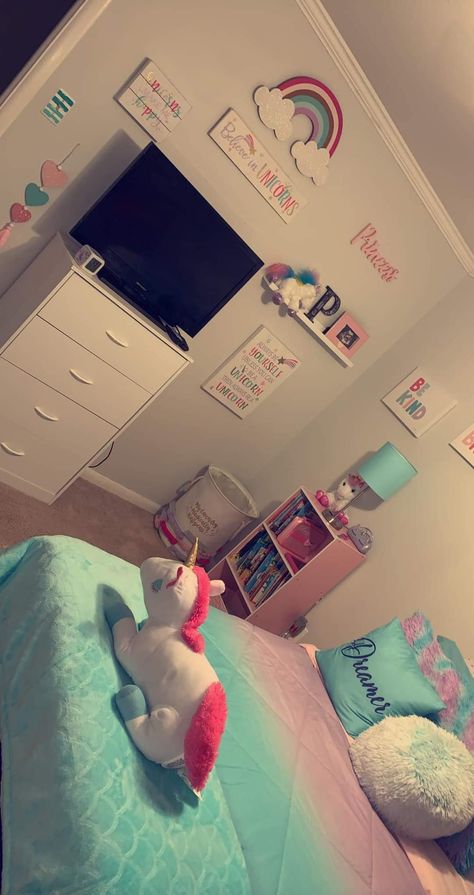 Room Ideas For Kids Girls Easy, Unicorn Room Decorations, Tv In Kids Bedroom Ideas, Small Girly Room Ideas, Unicorn Toddler Bedroom, Daughter Room Makeover, Kids Bedroom Organization Ideas, Girly Bedroom Ideas For Kids, Unicorn Bedroom Ideas Kid Rooms