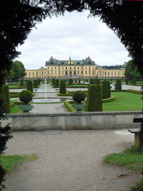 Drottningholm Royal Palace, the private residence of the Swedish royal family (by Phil Masters). Swedish Royal Family, Visit Stockholm, Castle Mansion, Royal Residence, Nordic Countries, Swedish Royals, Royal Palace, Oh The Places Youll Go, Scandinavia