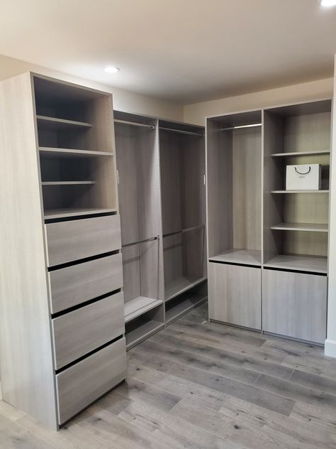 Grey Walk In Closet, Walking Closet, Closet Office, Small Closets, Custom Closets, Walk In Closet, Walk In, Cupboard, Diy Furniture