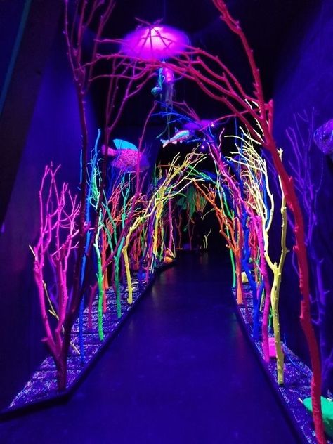 Light Art Installation, Meow Wolf, Art Program, Teen Art, New Retro Wave, House In Nature, Interactive Art, Neon Aesthetic, Foto Tips