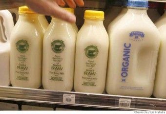 JURY: RAW-MILK PROSECUTION UDDER NONSENSE! Farmer squeezed for selling unpasteurized products Milk Sticker, Frappuccino Bottles, Food Swaps, Jersey Cow, Pasteurizing Milk, Farm Stuff, Starbucks Frappuccino, Food Swap, Dairy Cows