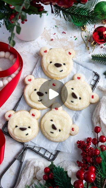 Chelsey White on Instagram: "✨Polar Bear Cookies✨

These adorable cookies are surprisingly easy to make! They’re frosted with buttercream & dunked in sanding sugar so you don’t have to worry about getting the frosting super smooth, and the face is made with sprinkles & chocolate chips ☺️ The recipe is linked in my bio or you can google chelsweets polar bear cookies #polarbear #cookies" Polar Bear Royal Icing Cookies, Polar Bear Christmas Cookies, Polar Bear Sugar Cookies, Polar Bear Cookies, Holiday Cookies Decorated, Kids Treats, Sanding Sugar, Royal Christmas, Kids Treat