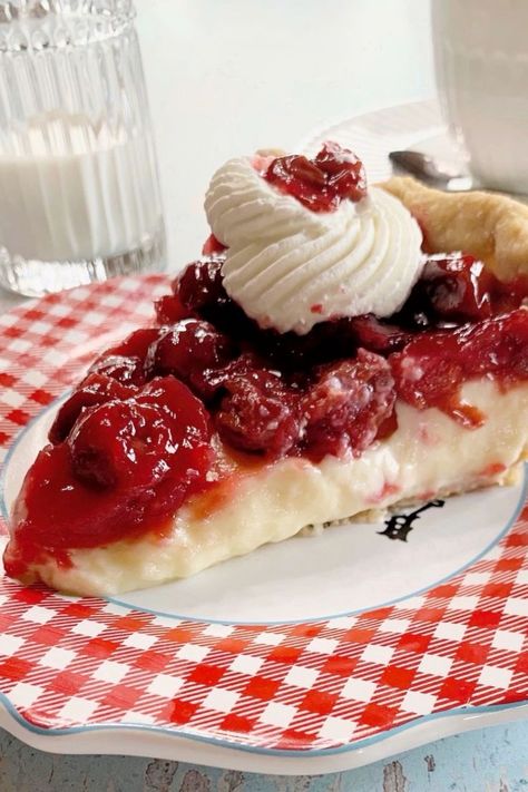 A slice of cherry vanilla cream pie with a dollop of whipped cream. Vanilla Cream Pie, Vanilla Pie, My Country Table, Cream Pie Filling, Cherry Topping, Cherry Vanilla, Country Table, Holiday Recipes Christmas, Frozen Cherries