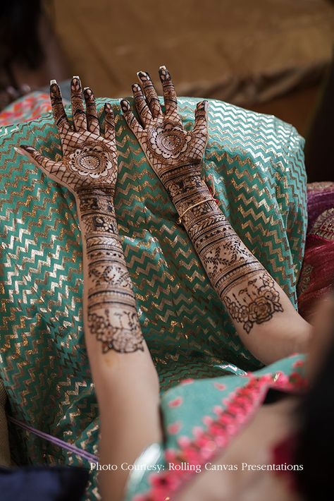 Mehndi Design for Brides, Indian Mehendi Ceremony, Indian Wedding, Bridal Indian Inspo, Mehendi Design for Brides Mehandi Portraits, Pink Chooda, Bridal Mehndi Designs Unique, Mehendi Brides, Mehndi Designs Unique, Mehendi Photoshoot, Elegant Mehndi, Mehndi Design Bridal, Mehendi Ideas