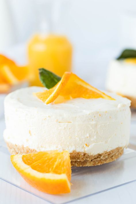 Mini Orange Creamsicle No-Bake Cheesecake - A creamy cheesecake for two is brightened with fresh orange and vanilla cookie crust for a light summer dessert! Recipe at ButterandBliss.net | #nobakecheesecake #orangecheesecake #minicheesecake Mini Orange Cheesecake, Orange Cheesecake Recipes, Light Summer Desserts, Orange Cheesecake, Vanilla Wafer Crust, No Bake Summer Desserts, Vanilla Wafer, Orange Baking, Small Batch Baking