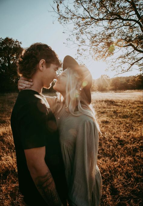 Country Boyfriend Goals Pictures, Western Couples, Country Couple Pictures, Country Relationship Goals, Country Couple, Country Relationships, Cute Country Couples, Dream Relationship, Couple Engagement Pictures