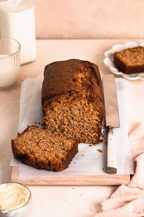 Spelt Flour Banana Bread - Our Nourishing Table Banana Bread With Spelt Flour, Spelt Banana Bread, Banana Nut Bread Recipe, Flours Banana Bread, Pumpkin Chocolate Chip Bread, Sugar Free Cake, Homemade Pumpkin Puree, Gluten Free Chocolate Chip, Gluten Free Flour Blend