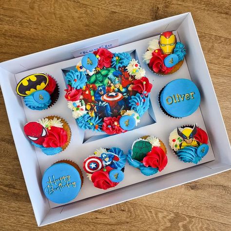 Keekle Cake Co. | SUPERHERO Superhero themed Bento Box for a 4th birthday. All decorations are edible 💙 #bentobox #bentoboxcake #minicake #smallcake… | Instagram Superhero Cupcakes, Cupcake Piping, Superhero Cake, Bento Cake, Small Cake, Marvel Girls, Superhero Theme, Cumbria, Bento Box