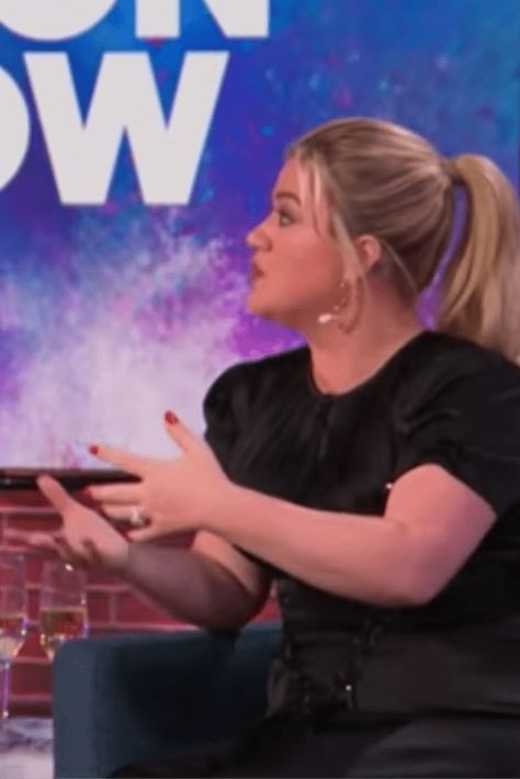 Kelly Clarkson Lost Her "Ever-Living Mind" After Someone Threw Out Milk She'd Just Pumped Kate Upton, Kelly Clarkson, Real Life Stories, Losing Her, Parenting Tips, Parenting Hacks, Helping People, Subjects, Feel Good