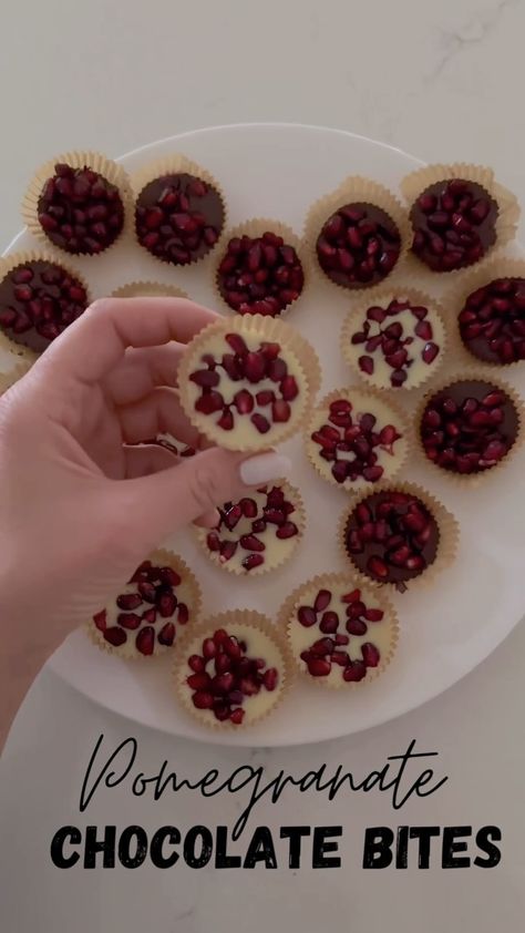 These Pomegranate Chocolate Bites are a simple and refreshing treat to make for Valentine’s Day♥️ We’re talkin’, two ingredients, minimal… | Instagram Pomegranate Chocolate, Mini Baking, Minimal Instagram, Simple Healthy Recipes, Chocolate Bites, Melted Chocolate, Pomegranate Seeds, Baking Cups, Pomegranate