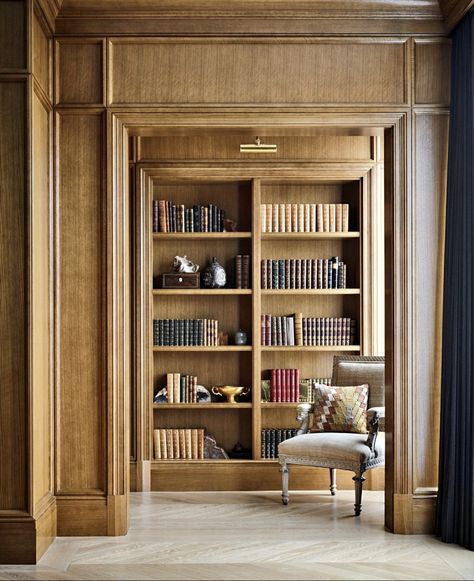 Paneled Library, Millwork Details, Classic Library, Chicago Family, Classic Office, Bookshelf Design, Classic Interior Design, Interior Bedroom, Spacious Living Room