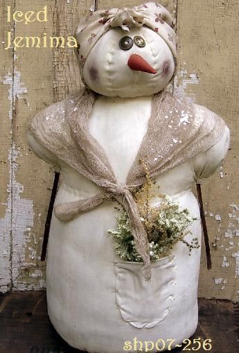 PDF E Pattern INSTANT DOWNLOAD Primitive Snow by sassafrasprims, $6.00 Female Snowman, Yule Crafts, Snow Friends, Snowman Doll, Hand Stitches, Christmas Snowmen, Prim Christmas, Primitive Snowmen, Diy Snowman