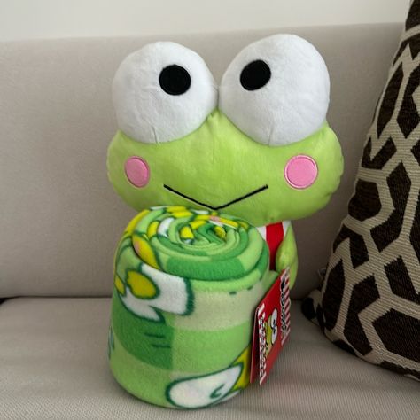 Keroppi Sanrio Character Throw Set New With Tag Throw Measures 40” X 50” And Character Measures 10.5” New Keroppi Stuffed Animal, Keroppi Plushie Aesthetic, Keroppi Room Decor, Keroppi Gifts, Keroppi Merch, Keroppi Stuff, Keroppi Plush, Sanrio Green, Sanrio Things