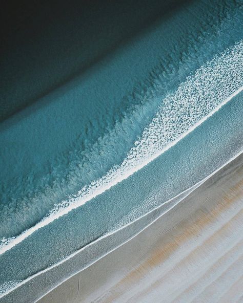 Ocean Texture, Waves Line, Ocean Day, Oceans Of The World, Birds Eye View, Travel Photographer, Birds Eye, The Ocean, Cool Photos