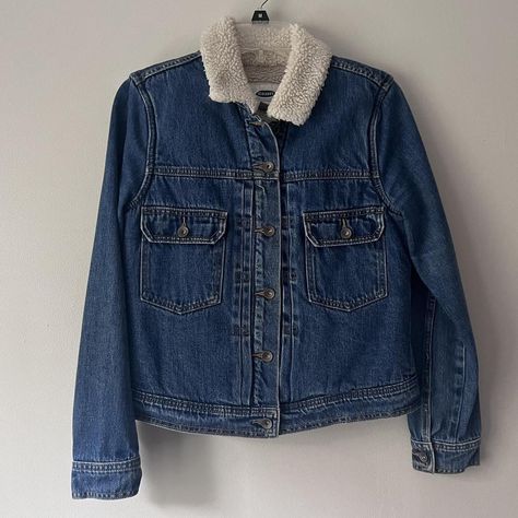 *repop* Old navy Y2K Jean jacket in great shape

size M, fits like S

loved this jacket but fit smaller than i was hoping

#fallfashion #gilmoregirls #jeanjacket #y2k #denim