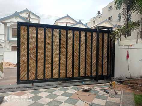 Bamboo Garage Door, Bamboo Gate Design Entrance, Bamboo Gate Design, Bamboo Gate, Fencing Design, Pagar Modern, Sliding Gates, Mobile Spa, Home Gate Design