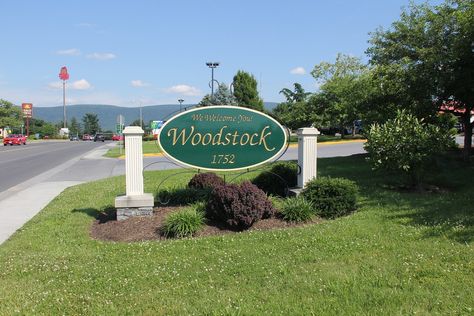 15 Best Small Towns to Visit in Virginia - Page 14 of 15 - The Crazy Tourist Woodstock Virginia, Country Roads Take Me Home, Majestic Mountains, Blue Ridge Mountains, Take Me Home, Local Restaurant, The Crazy, The Atlantic, Smoky Mountains