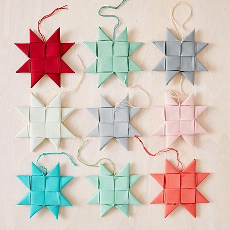 Christmas Origami, Quilted Christmas Ornaments, Christmas Tradition, Box Patterns, Gift Toppers, Holiday Centerpieces, Fabric Ornaments, Christmas Ornaments Homemade, Fabric Christmas Ornaments