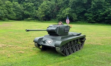 High School Student Builds a Drivable 40% Scale WWII Era M26 Pershing Tank Pershing Tank, Paintball Ideas, M26 Pershing, Amazing Science Experiments, Homemade Go Kart, Toy Tanks, Tiny Tank, Diy Tank, Tractor Accessories