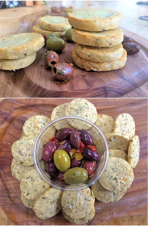 Olive, caper and seaweed crackers, savoury biscuits with a unique flavour. Seaweed Cookies, Seaweed Bread, Roasted Seaweed Snack Ideas, Diy Seaweed Snacks, Seaweed Crackers, Dried Seaweed, Savory Baking, Seaweed Snacks, Crackers Recipe