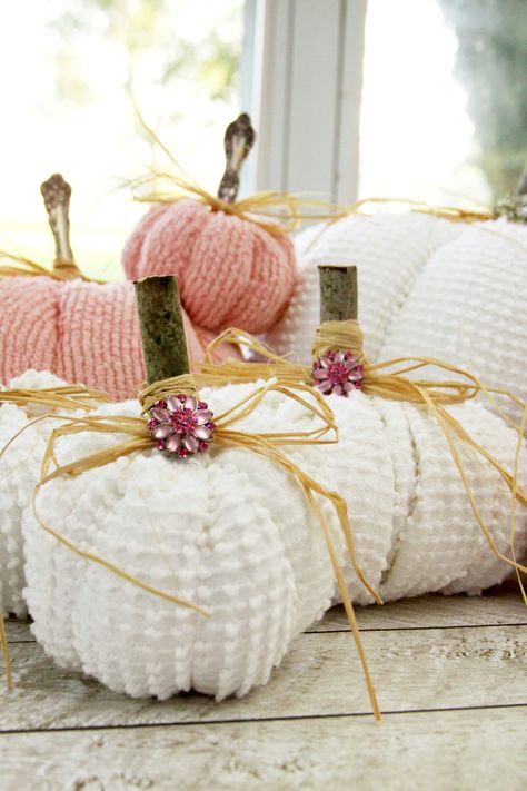 Chenille Fabric Pumpkins Chenille Pumpkins Diy, Chenille Pumpkins, Making Pumpkins, Diy Friend, Camping Diy Projects, Pumpkin Cottage, Fall Displays, Pumpkin Fabric, Chenille Crafts