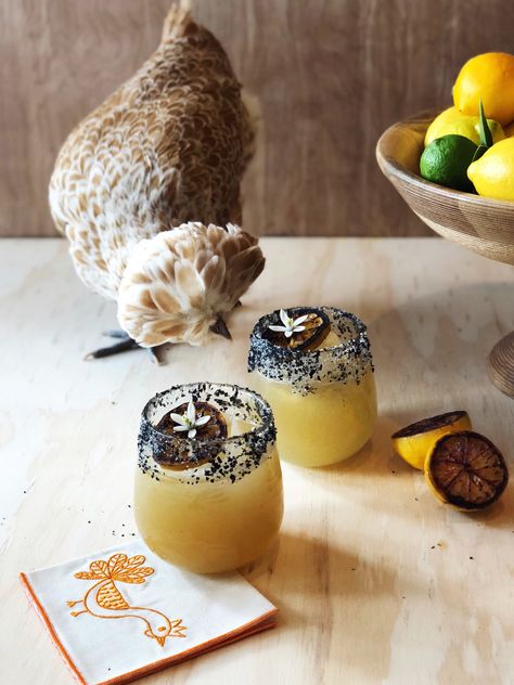 Charred Lemon, Lemon Margarita, Healthy Cocktail Recipes, Margarita Drink, Craft Cocktail Recipe, Chicken Crafts, Craft Cocktail, Colorful Cocktails, Boozy Drinks