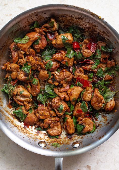 Chilli Basil Chicken, Holy Basil Recipes, Chicken Basil Recipes, Health 2023, Chicken Basil, Dinner Recepies, Veal Recipes, Asian Dinners, Broken Record