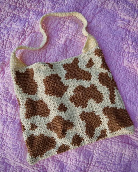 Crochet Cow Print Pattern, Cow Print Granny Square Crochet, Cow Print Crochet Top, Crochet Cow Bag Pattern Free, Cow Print Crochet, Crochet Cow Bag, Crochet Cow Print Bag, Charts Design, Cow Print Bag