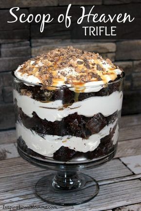 This Scoop of Heaven Trifle has rich Devil's Food cake, smooth whipped cream, sweet caramel, and crunchy toffee...the perfect dessert! Need I say more? Spaghetti Eis Dessert, Oreo Trifle, Trifle Bowl Recipes, Trifle Dessert Recipes, Oreo Desserts, Devil's Food Cake, Dessert Parfait, Oreo Fudge, Trifle Desserts