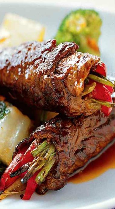 beef and scallion rolls More Spring Onion Recipes, Quick Beef Recipes, Beef Rolls, Veal Recipes, Beef Steak Recipes, Beef Roll, Martha Stewart Recipes, Takeout Food, Beef Tenderloin