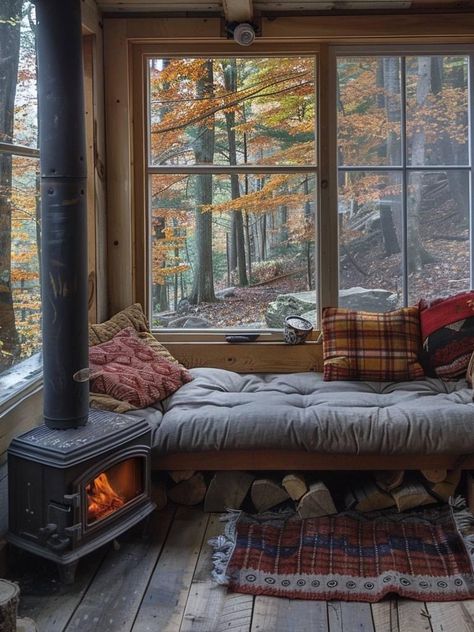 Upper Window, Home Fall Decor, Fall Home Decor Ideas, Cabin Aesthetic, Cottage Cabin, Little Cabin, Tiny House Cabin, Cabins And Cottages, Cabin Life