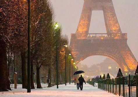 “@BendahanL: “@Keith1Chill: “@PaulHewittPhoto: Beautiful Paris in the snow. ”LOVE this photo!!!”"”" Torre Eiffel Paris, Paris Winter, Paris Dream, Paris Jackson, Paris Photo, The Eiffel Tower, Jolie Photo, Paris Saint-germain, Paris Hilton