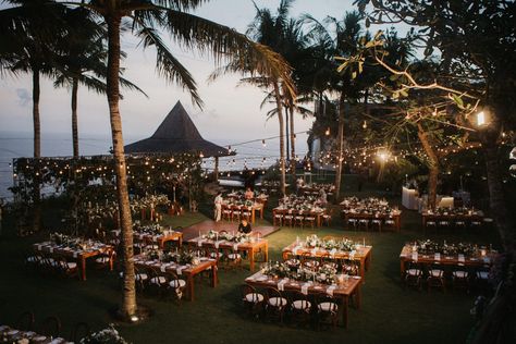 Wedding Gardens, Weddings Under 5000, Wedding Bali, Country Wedding Reception, Wedding In Bali, Outdoor Country Wedding, Wedding Setup, Country Style Wedding, Rest House