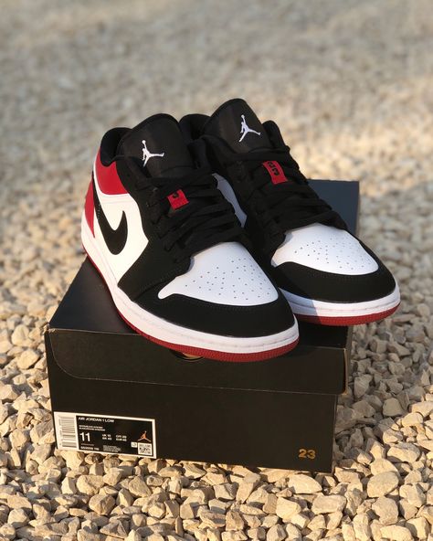 Inspired by the OG that MJ wore in 1985, the Air Jordan 1 Low offers a clean, classic look that's familiar yet always fresh. It's made for casual mode, with an iconic design that goes with everything and never goes out of style. #AirJordan1 #AirJordan1Low #Jumpman #BlackToe #jumpman23 #airjordan #aj1low #jordan1 #blacktoe #jordan1blacktoe #aj1blacktoe #nike #justdoit #swooshlove #teamnike #christmascameearly #nicekicks #brkicks #shotoniphone Aj 1 Low, Hypebeast Shoes, Jordan Shoes Girls, Preppy Shoes, Pretty Shoes Sneakers, Jordan Shoes Retro, All Nike Shoes, Jordan Retro 1, Nike Shoes Jordans