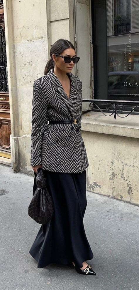 Porsche Mom, Maxi Rok, Effortlessly Chic Outfits, Belted Blazer, Estilo Chic, Looks Street Style, 가을 패션, Outfit Inspo Fall, Professional Outfits