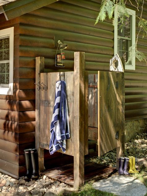 Outdoor Shower Inspiration, Outside Showers, Cheap Patio, Shower Inspiration, Traditional Exterior, Outdoor Bathrooms, A Cabin, Lake Cabins, River House