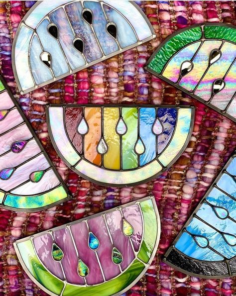 Stained Glass Scraps, Stained Glass Ideas, Stained Glass Pieces, Stain Glass Window Art, Stained Glass Night Lights, Stained Glass Patterns Free, Glass Window Art, Mosaic Stained, Stained Glass Decor