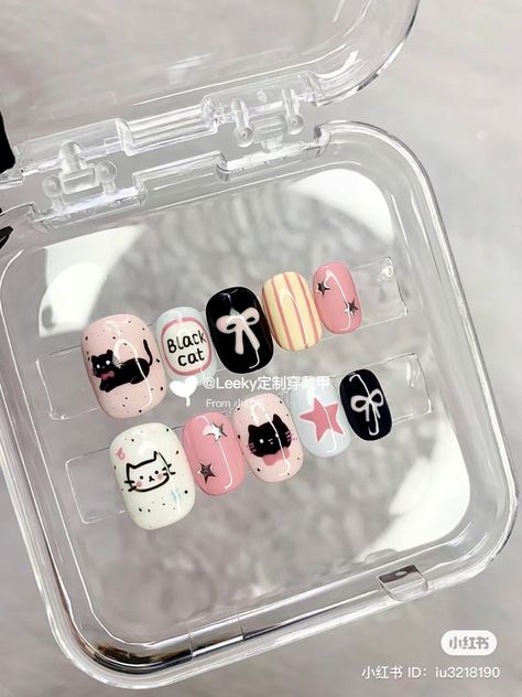 Nail Panda, Simple Toe Nails, Kawaii Nail Art, Stylish School Bags, Retro Nails, Hello Nails, Cute Coquette, Y2k Cute, Pretty Jewelry Necklaces